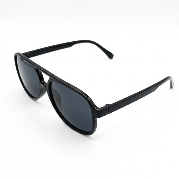Classic Black On Black Aviator Sunglasses | Oversized Retro Navigator Frames - Picture 3 of 4